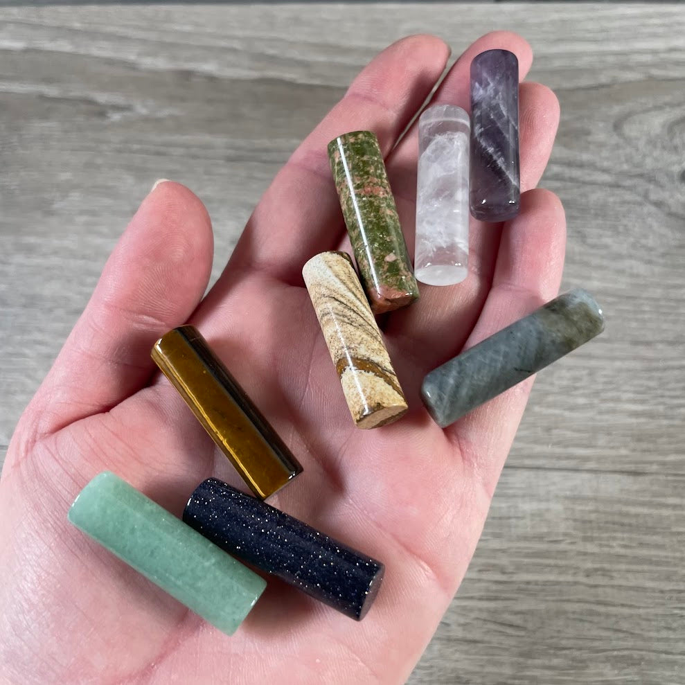 Wholesale polished crystal columns in assorted gemsgtones for light language grid layout