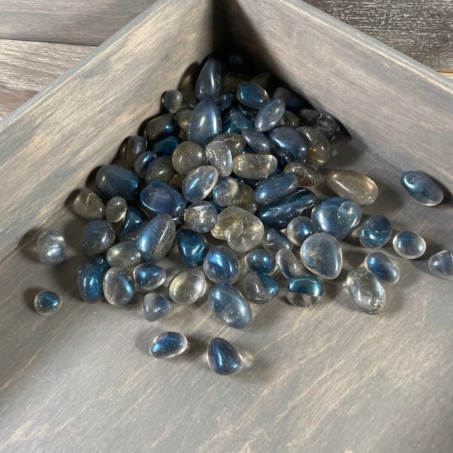 Wholesale aura tumbled crystals for gift shops