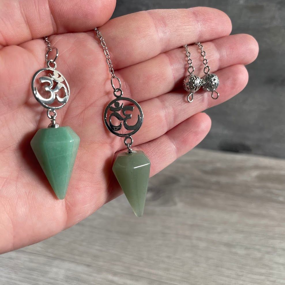 Ohm Symbol Crystal Dowsing Pendulum – Chakra Healing & Reiki Divination Tool