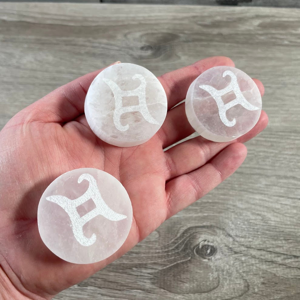 gemini zodiac crystal charging plate for full moon rituals