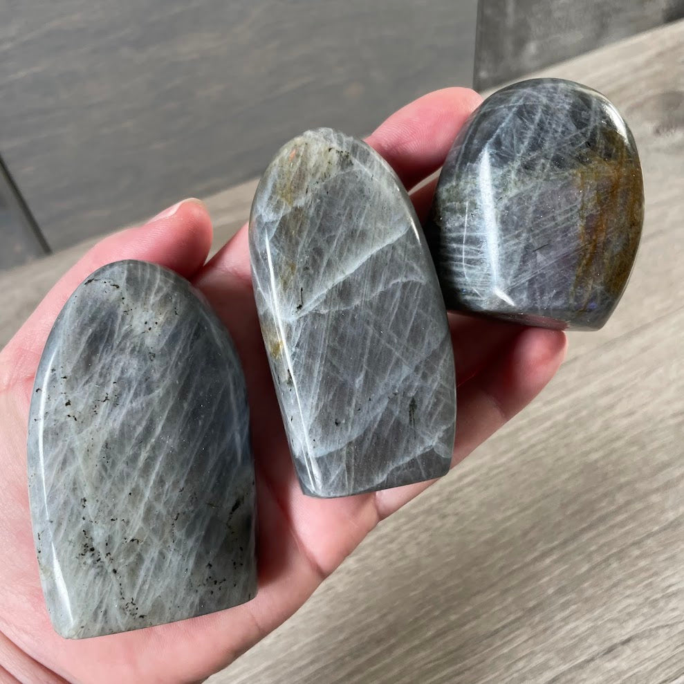 labradorite crystal with colorful flash