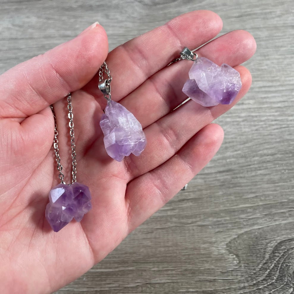 wholesale amethyst pendant jewelry display