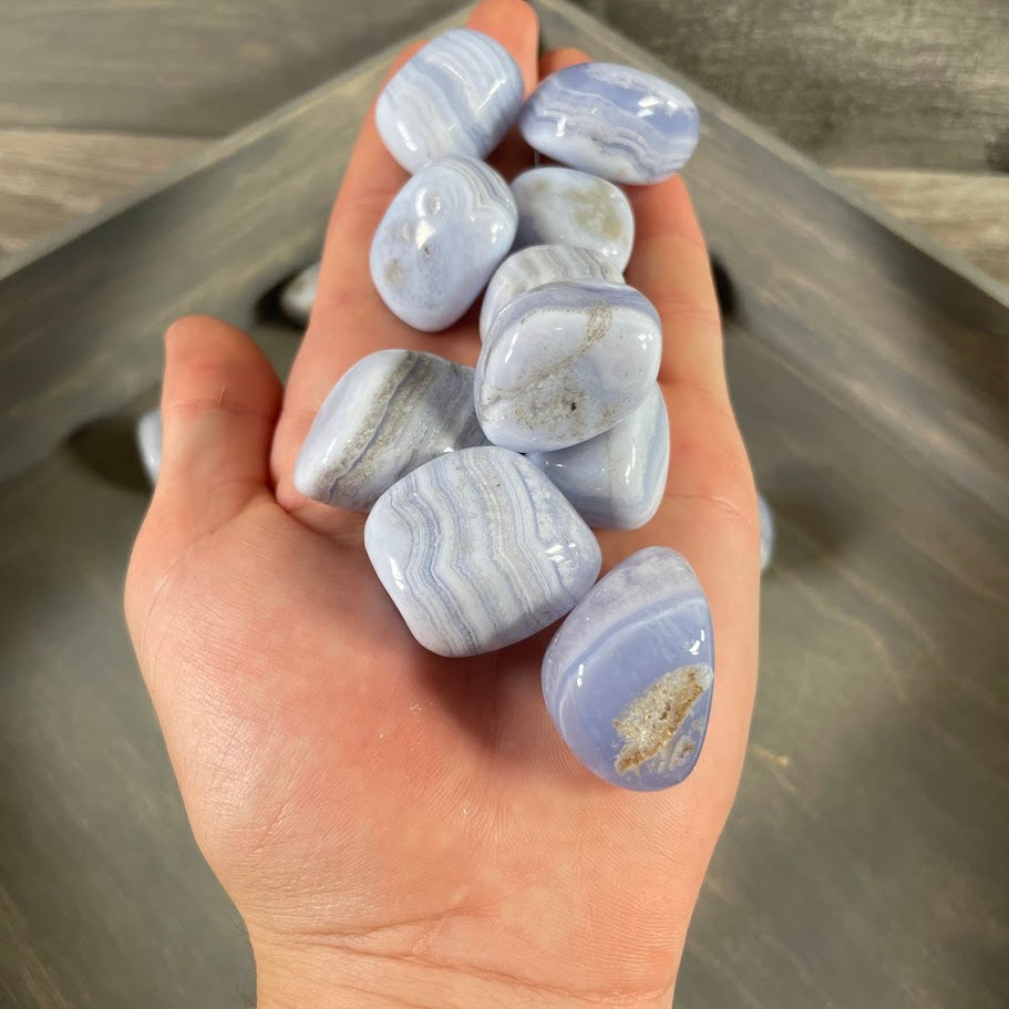 wholesale blue lace agate tumbled stones for retailers
