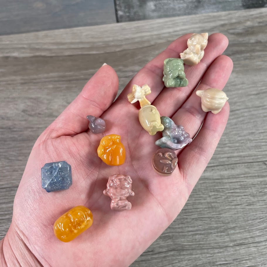 wholesale bulk small figurines