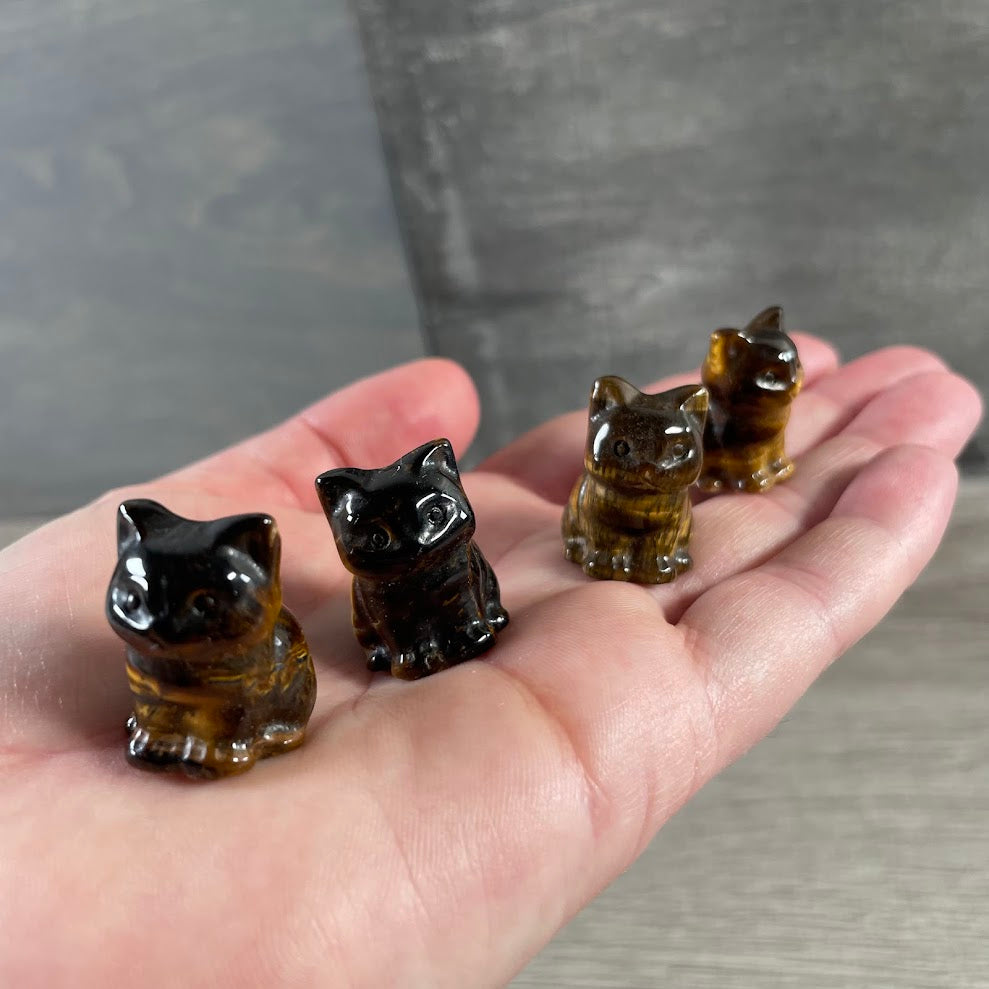 Small Gemstone Cat Figurine – Carved Crystal Animal Statue