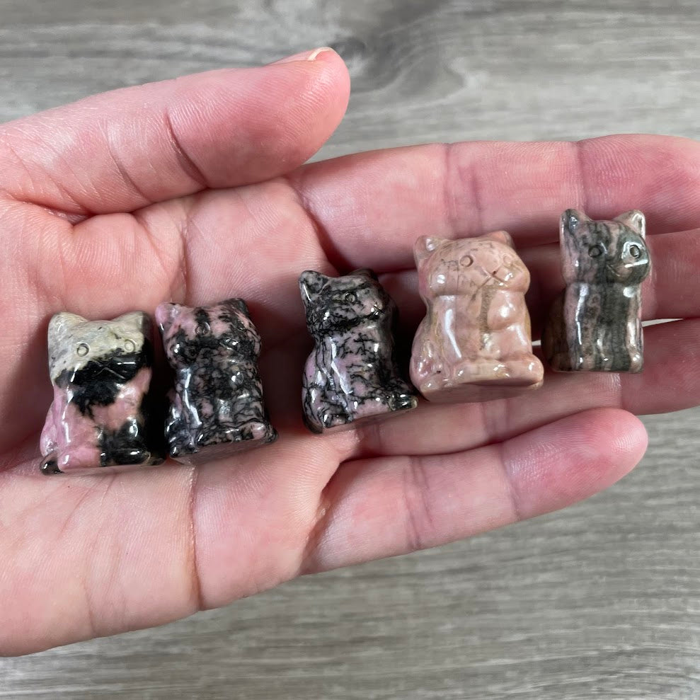 Small Gemstone Cat Figurine – Carved Crystal Animal Statue