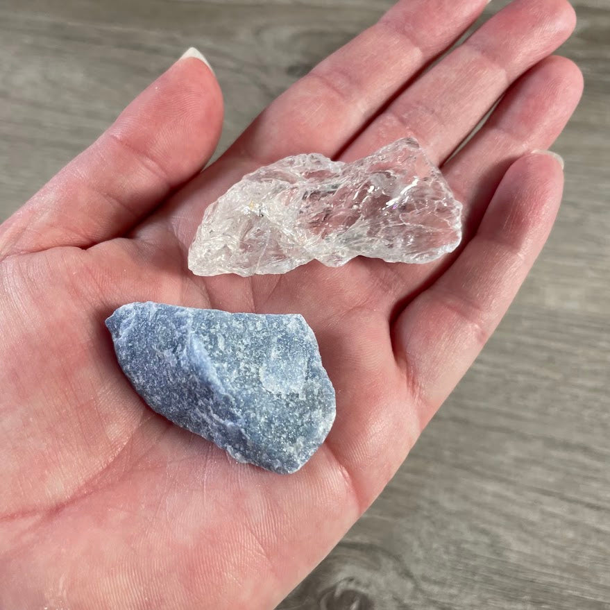 Raw clear quartz and blue quartz chunks for retail stores