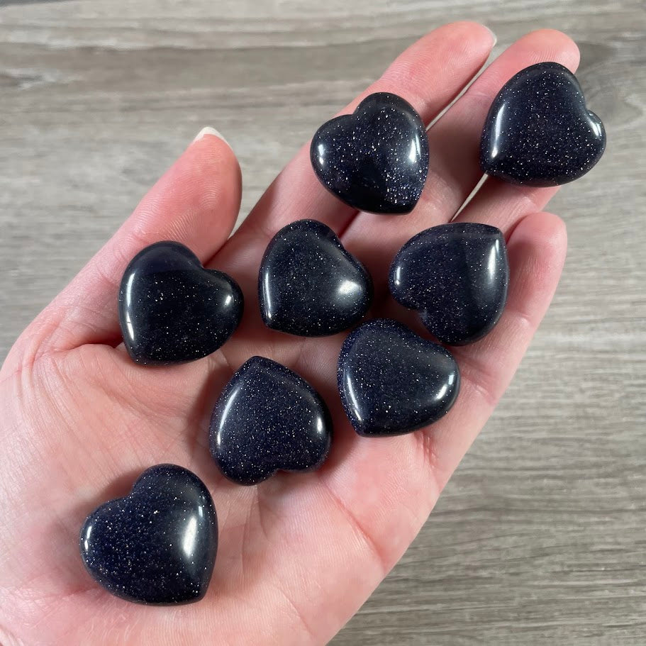 blue goldstone heart-shaped crystal 1-inch polished gemstone pocket stone for wholesale