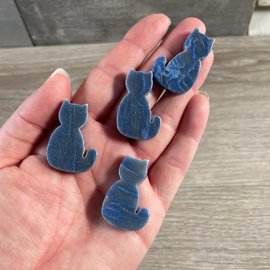 Blue quartz mini gemstone flat cat animal carving for collectible crystal displays