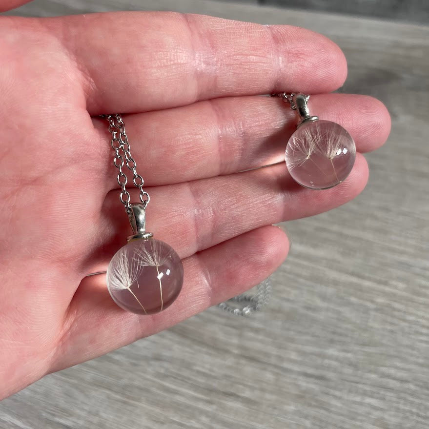Dandelion wish pendant necklace with real dandelion seeds preserved inside