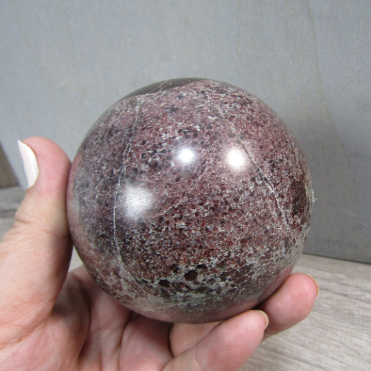 qqq Gemstone Sphere Garnet 84 mm