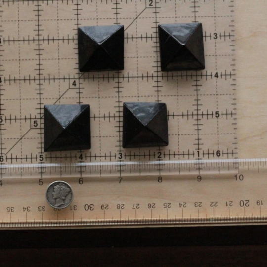 Shungite 30mm Pyramid