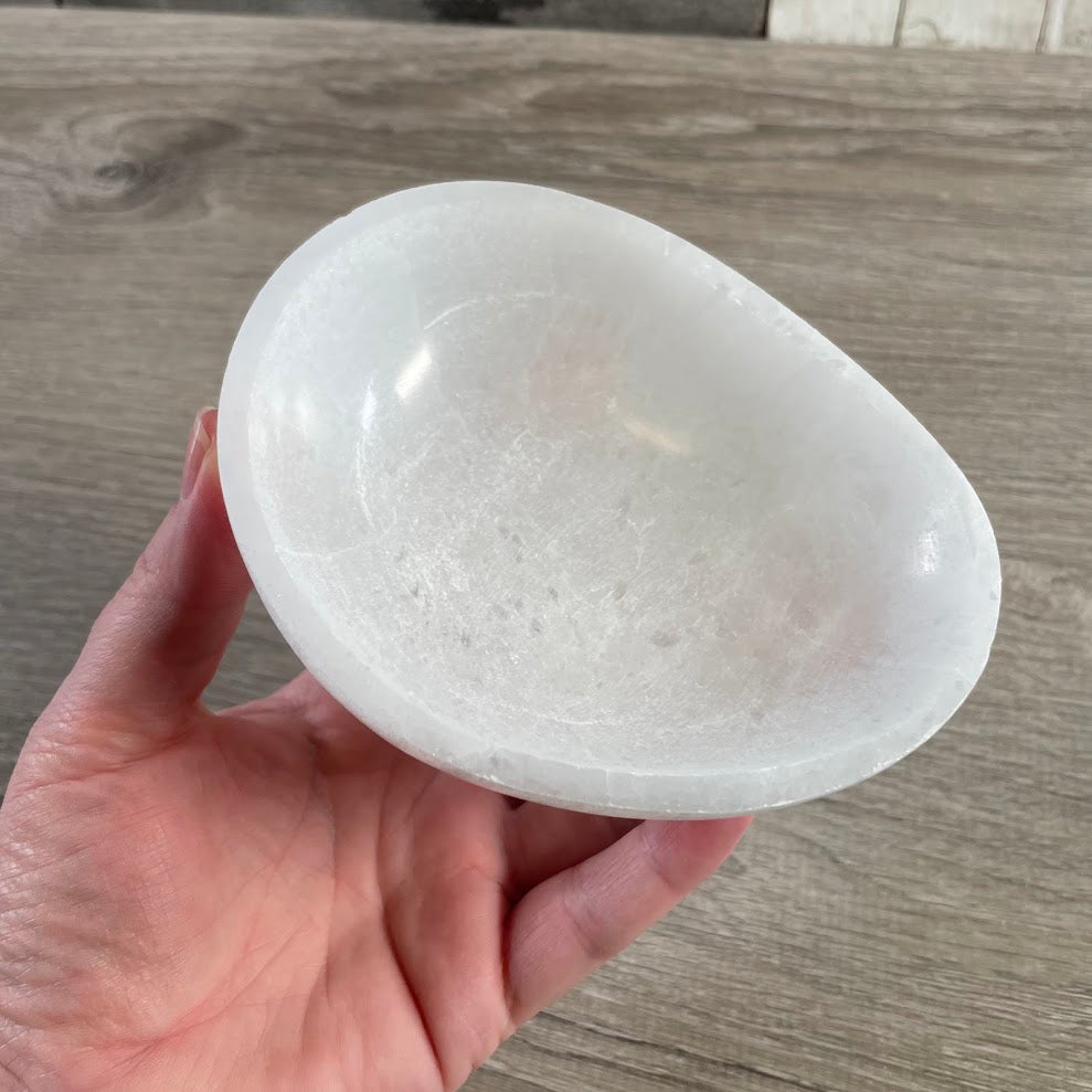 Wholesale Selenite Bowls – Assorted Shapes & Sizes | Crystal Charging Bowls