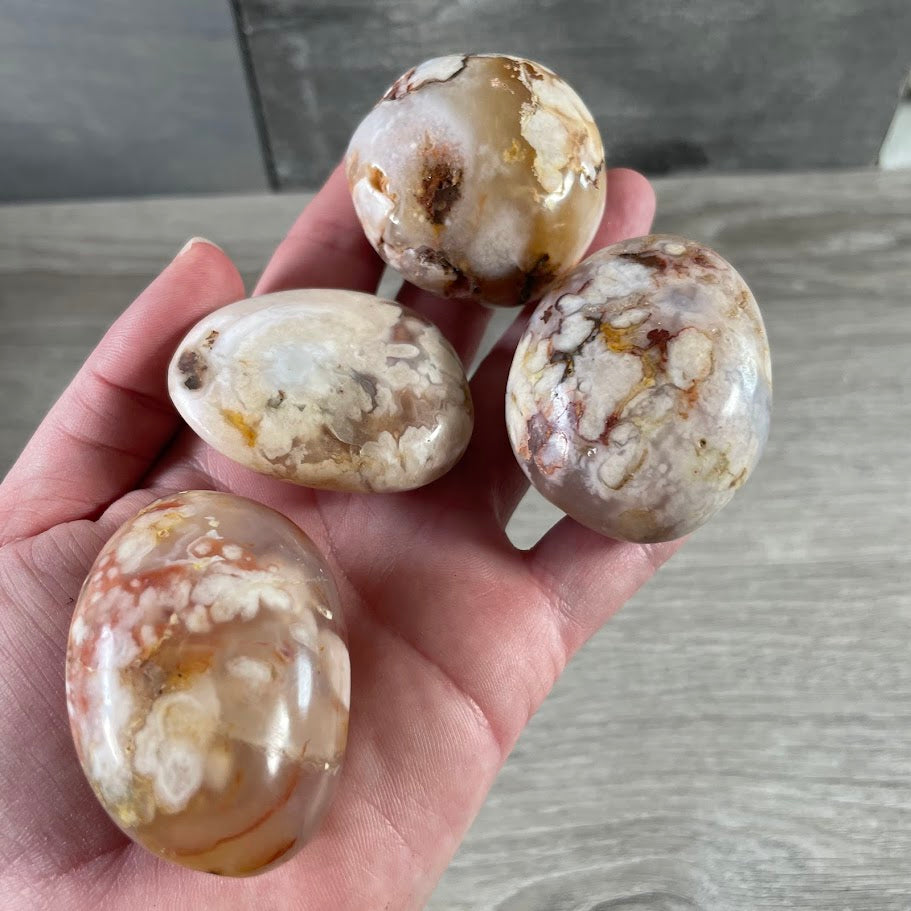 Wholesale flower agate gemstone palm stones for resale