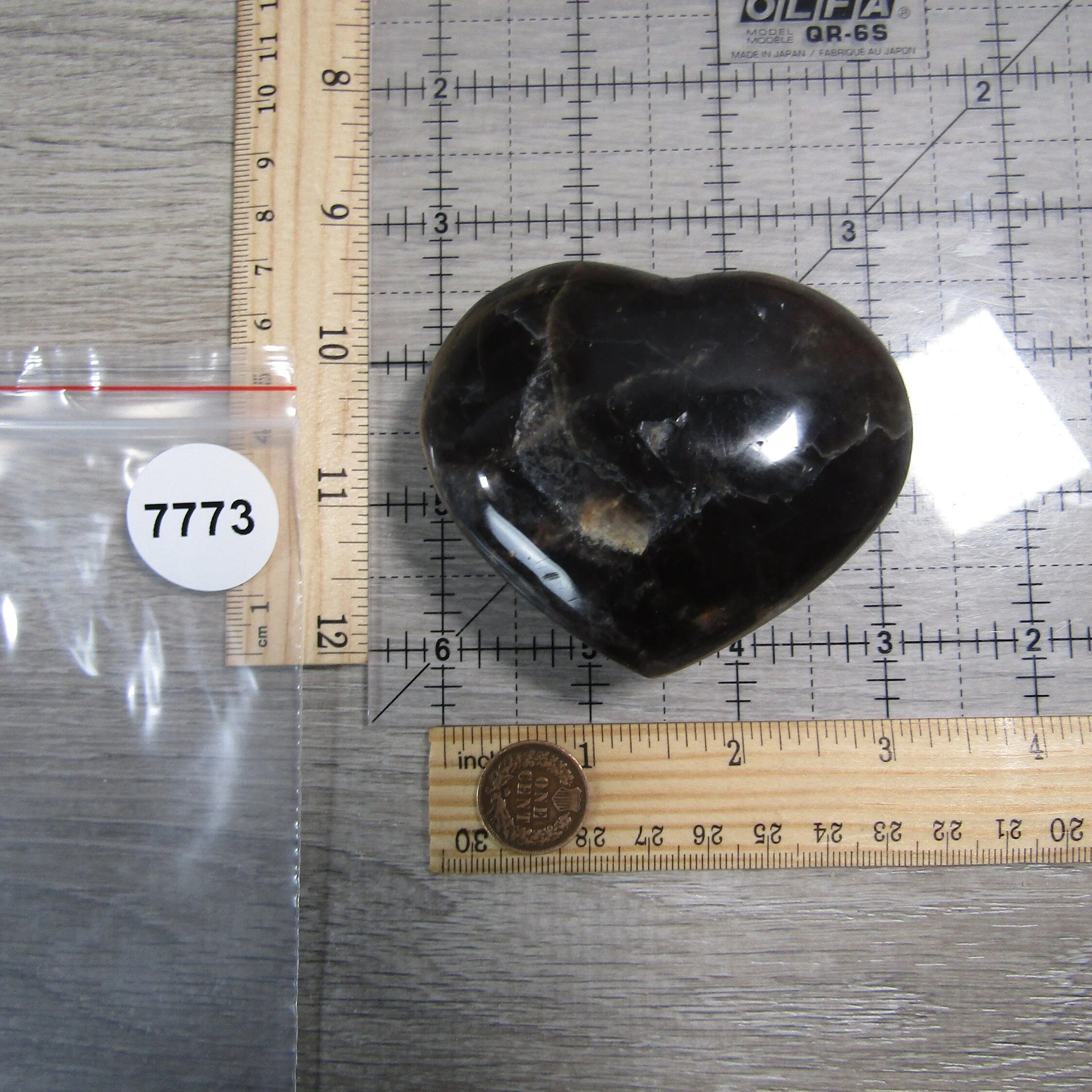 Black Moonstone Hearts Large Display Size