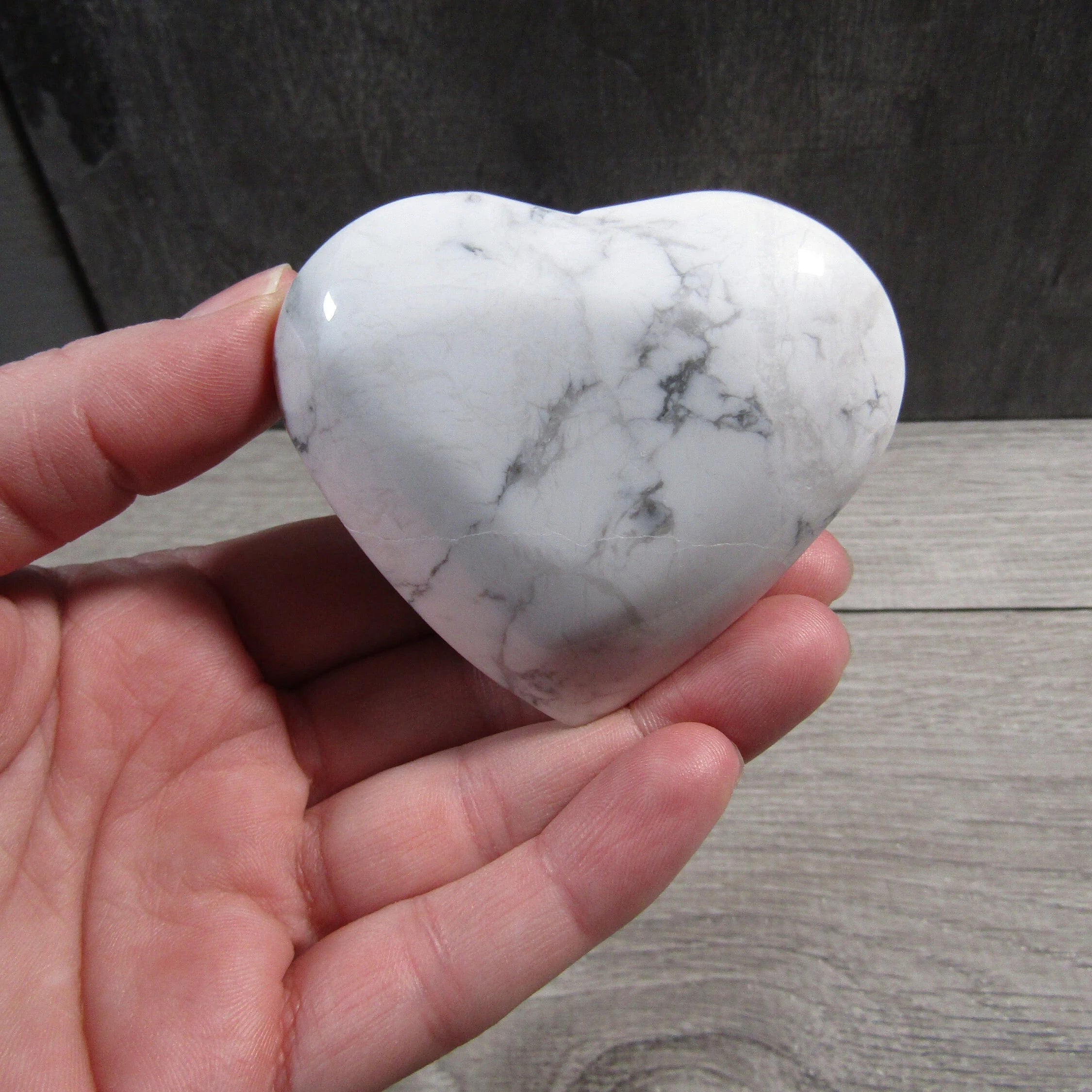 Howlite Heart Large Display Size