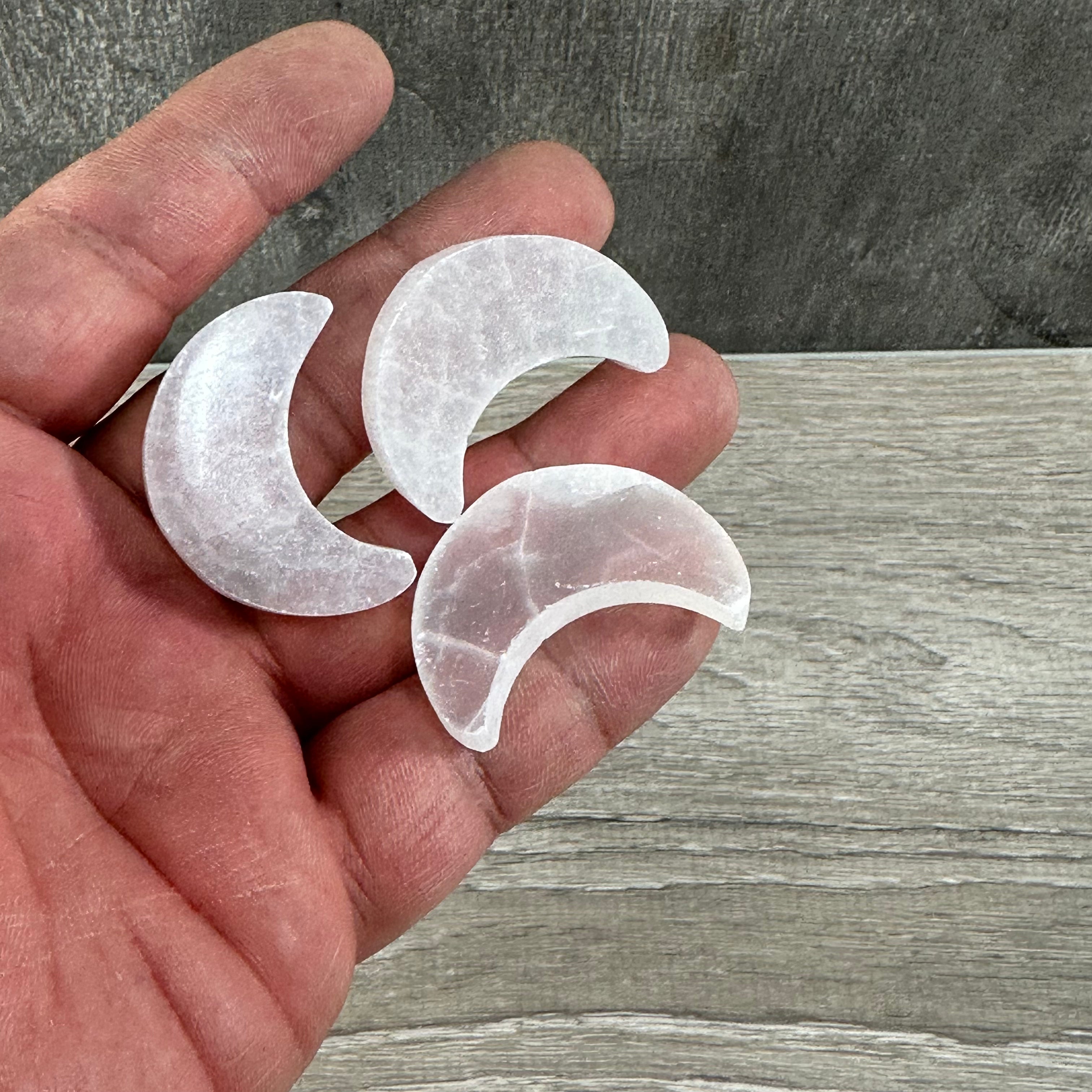 crescent moon shaped wholesale selenite