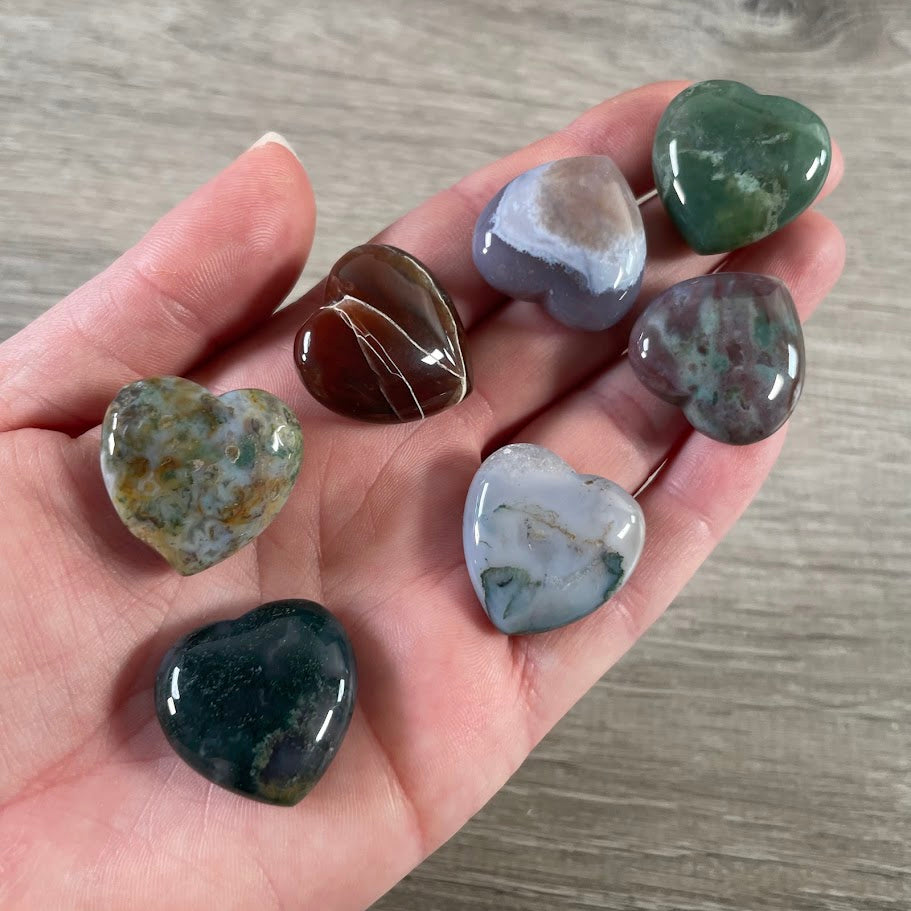 Polished indian agate pocket heart small natural gemstone crystal carving

