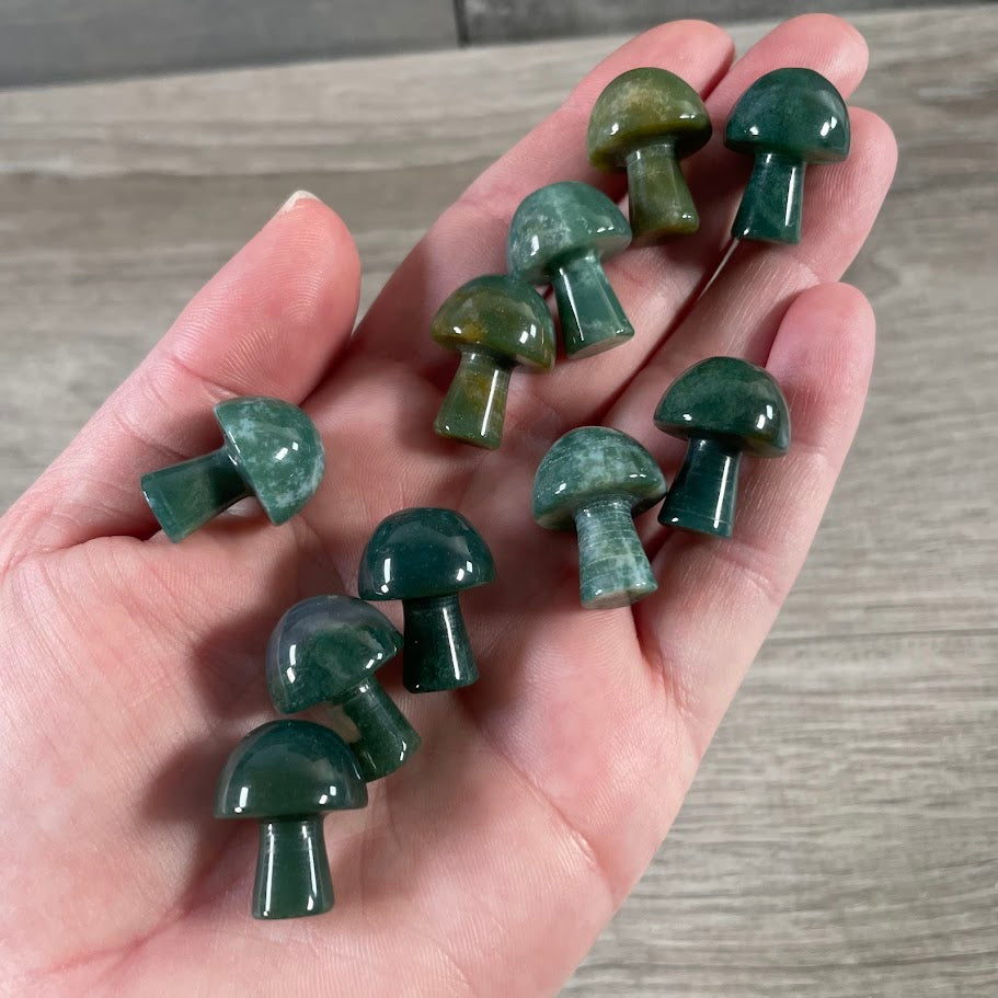 Moss agate wholesale gemstone mushroom figurines for crystal gift assortments