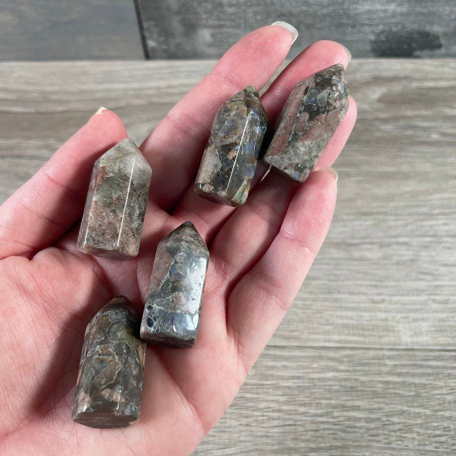 Que Sers Sera gemstone tower for crystal and metaphysical shops