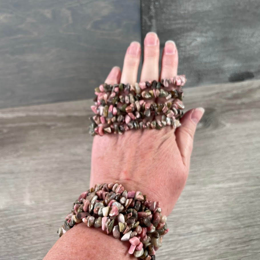 Wholesale rhodonite crystal stretch jewelry made with polished assorted gemstone chips