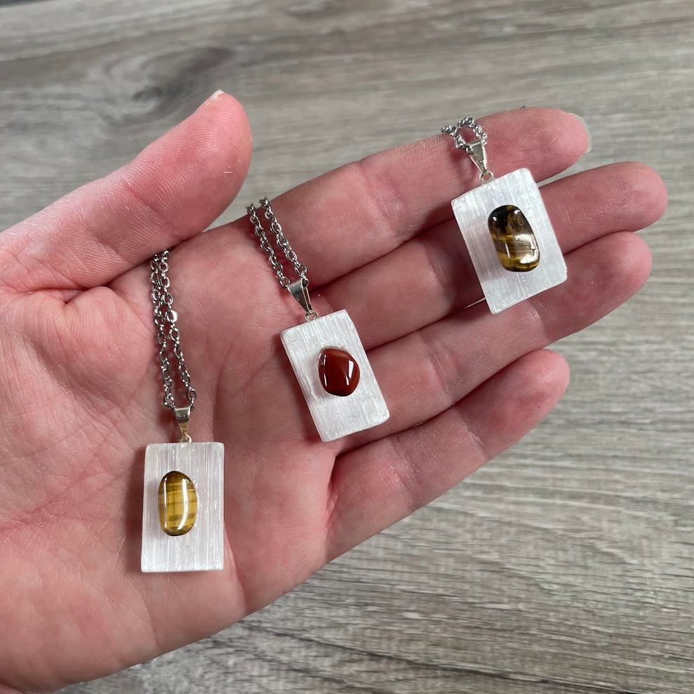 Wholesale selenite gemstone necklace for metaphysical shops