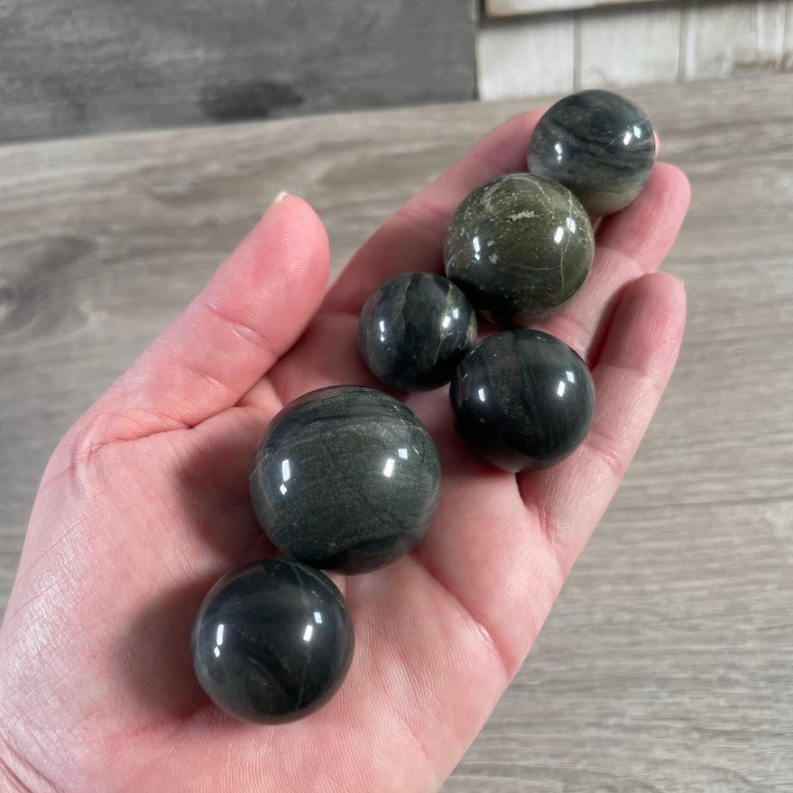 Wholesale Brazilian serpentinite gemstone balls natural crystal spheres for retail shops