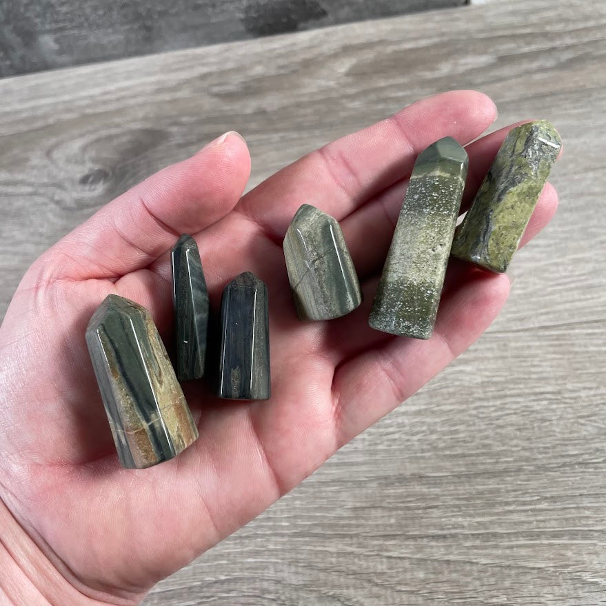 Serpentinite natural gemstone obelisks from Brazil wholesale crystal carvings