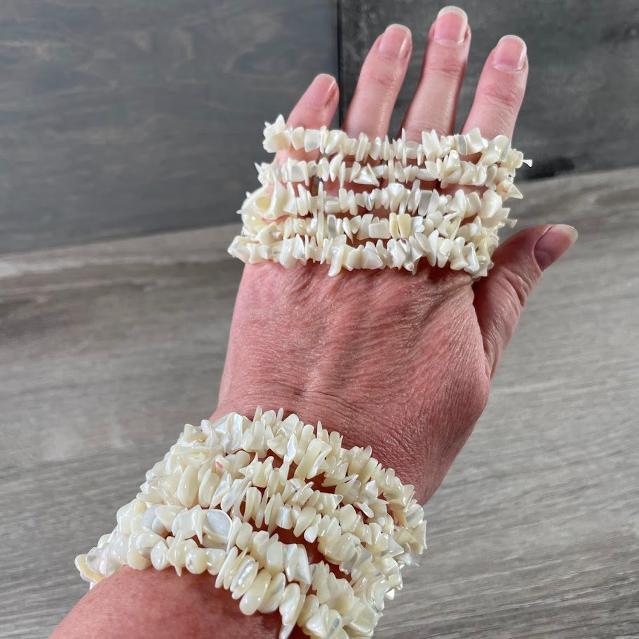 Bulk shell chip stretch bracelets for metaphysical stores and gift boutiques
