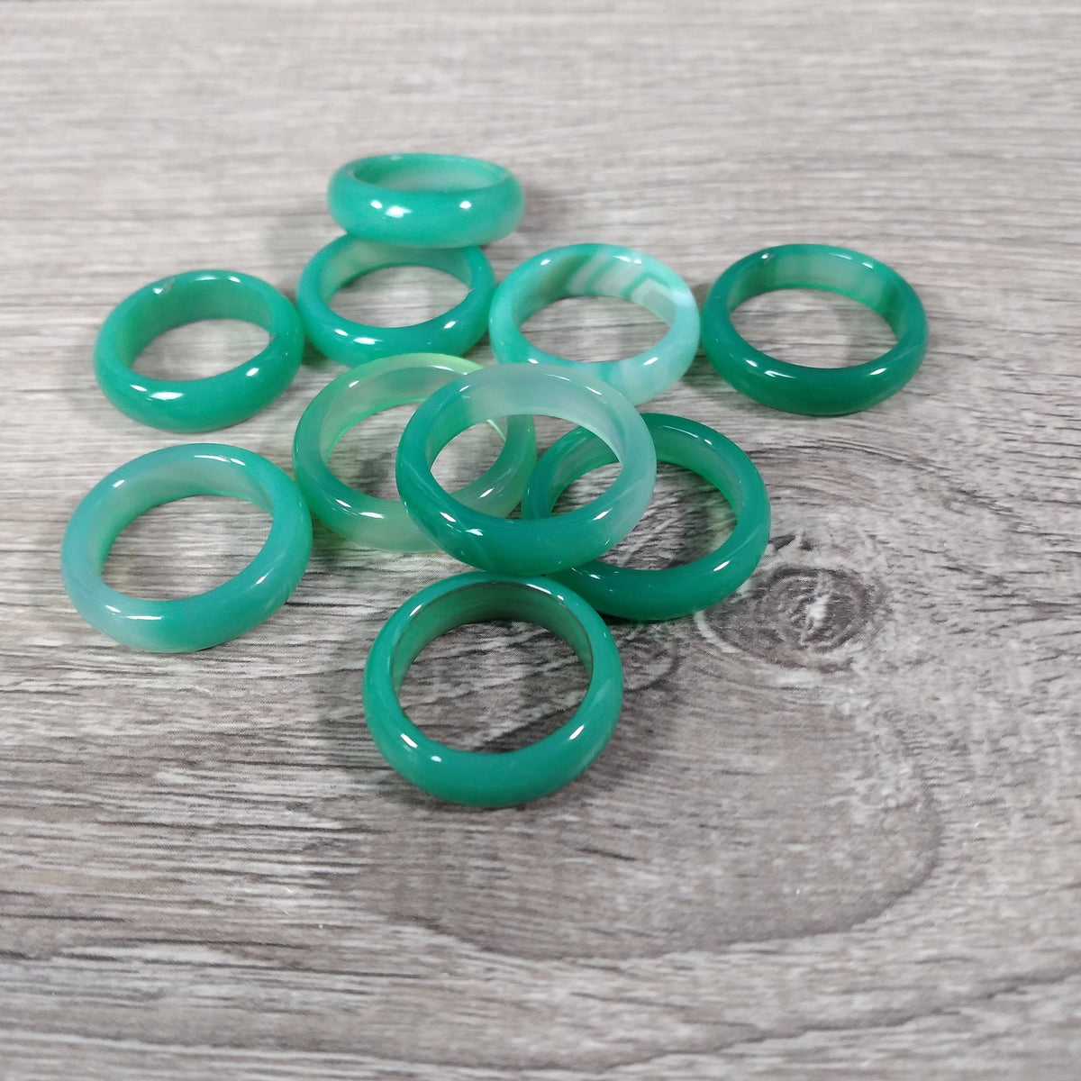 Wholesale green dyed agate stone rings bulk gemstone jewelry for resale