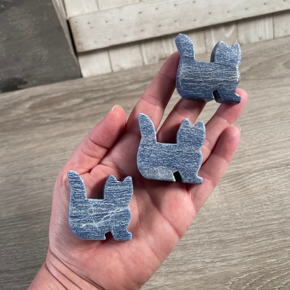 Wholesale blue quartz cat figurine carved gemstone animal for retail shops