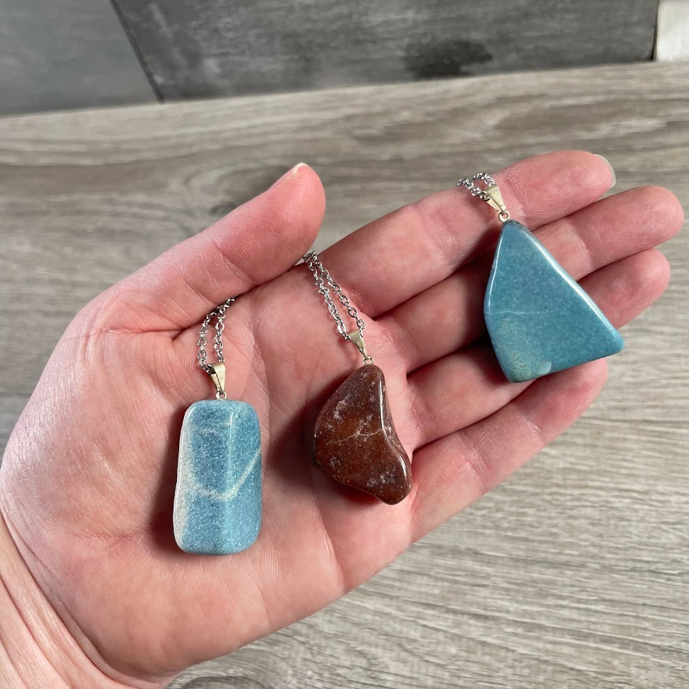 Natural Brazilian tumbled gemstone pendant necklace with stainless steel chain for wholesale crystal jewelry