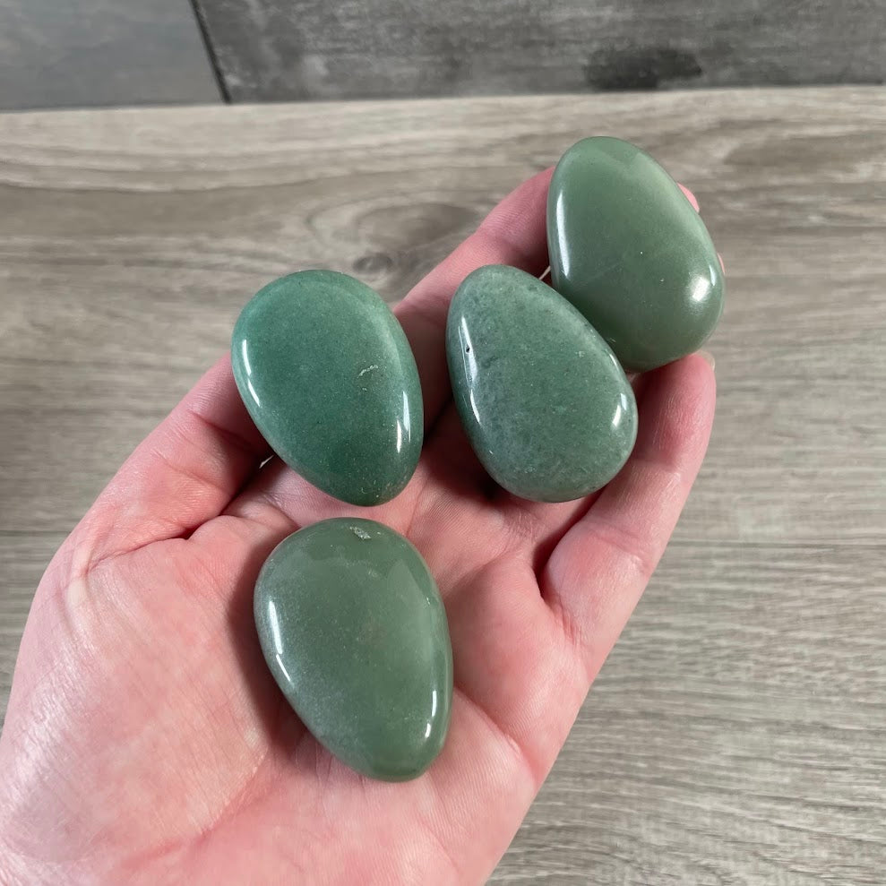 Natural green aventurine crystal palm stones with polished finish