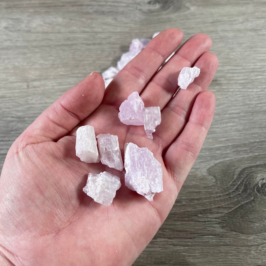 Wholesale rough kunzite gemstones with assorted natural shapes