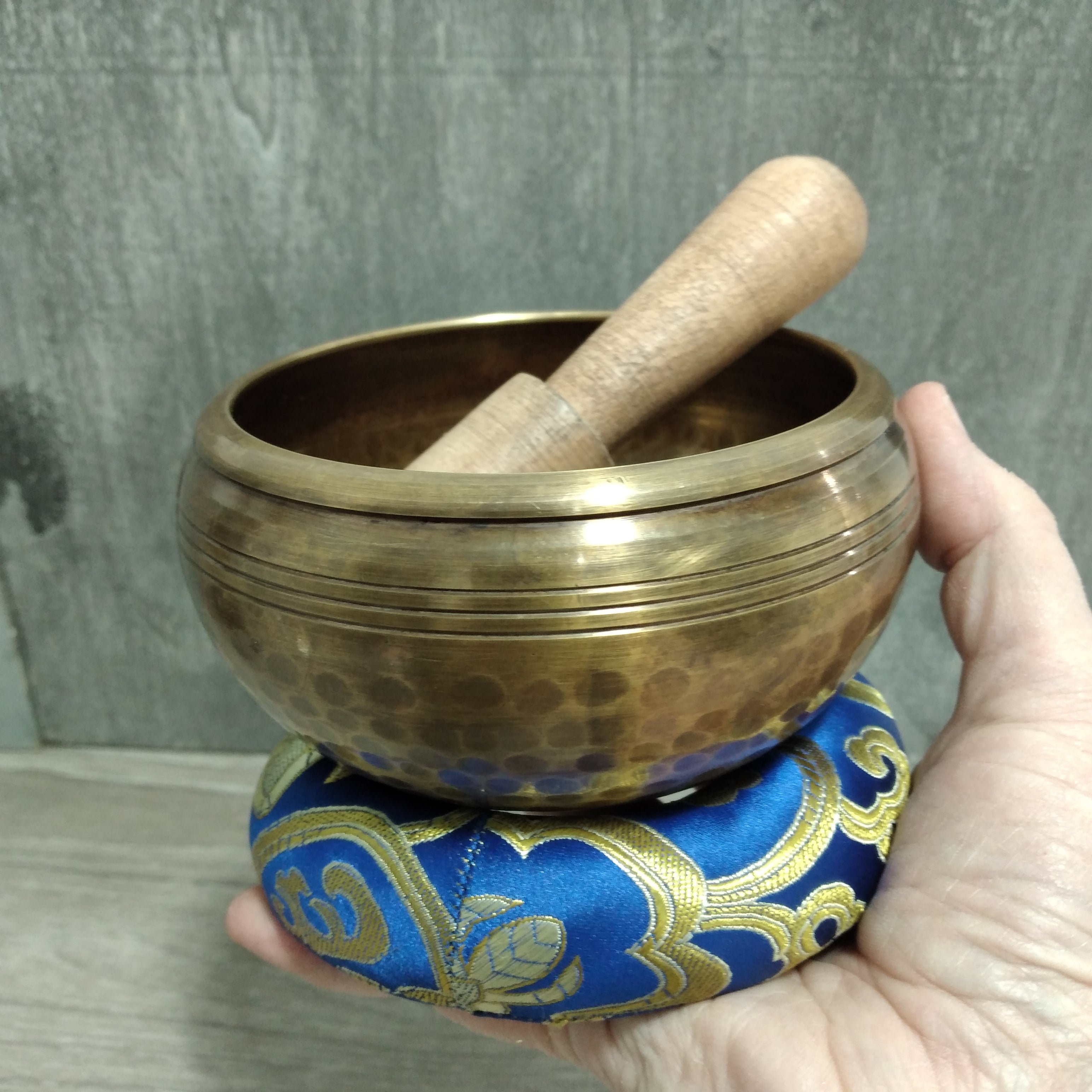 Hammered Singing Bowl 6”