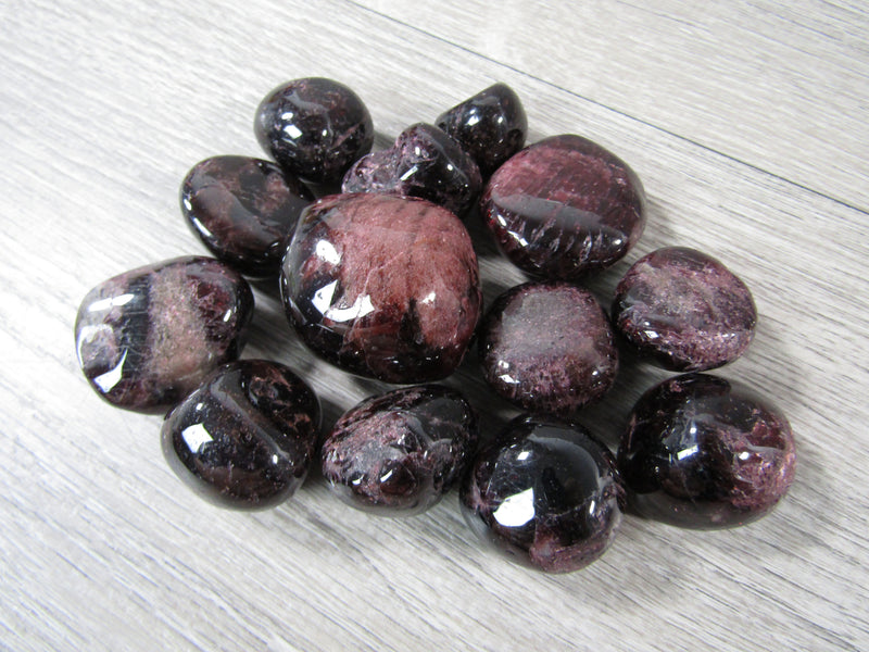 Garnet Tumbled About 3/4”  1 LB