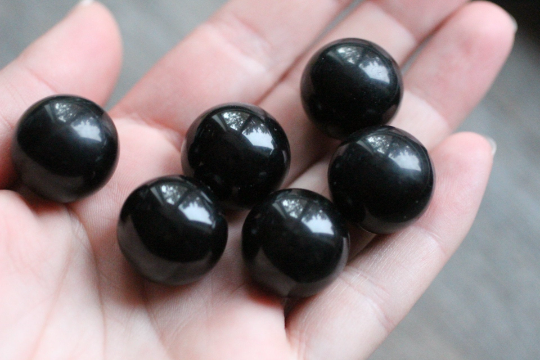 Obsidian 19 - 20 mm Sphere