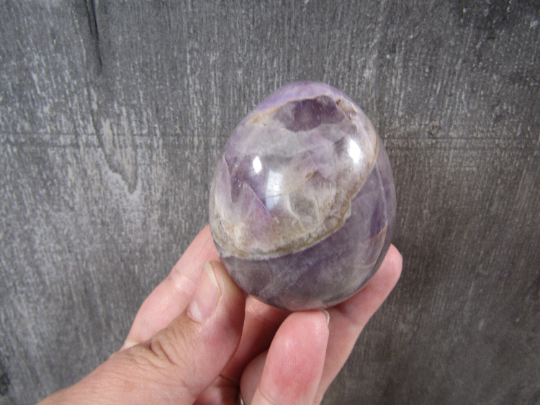 Amethyst 2.5 Inch Egg