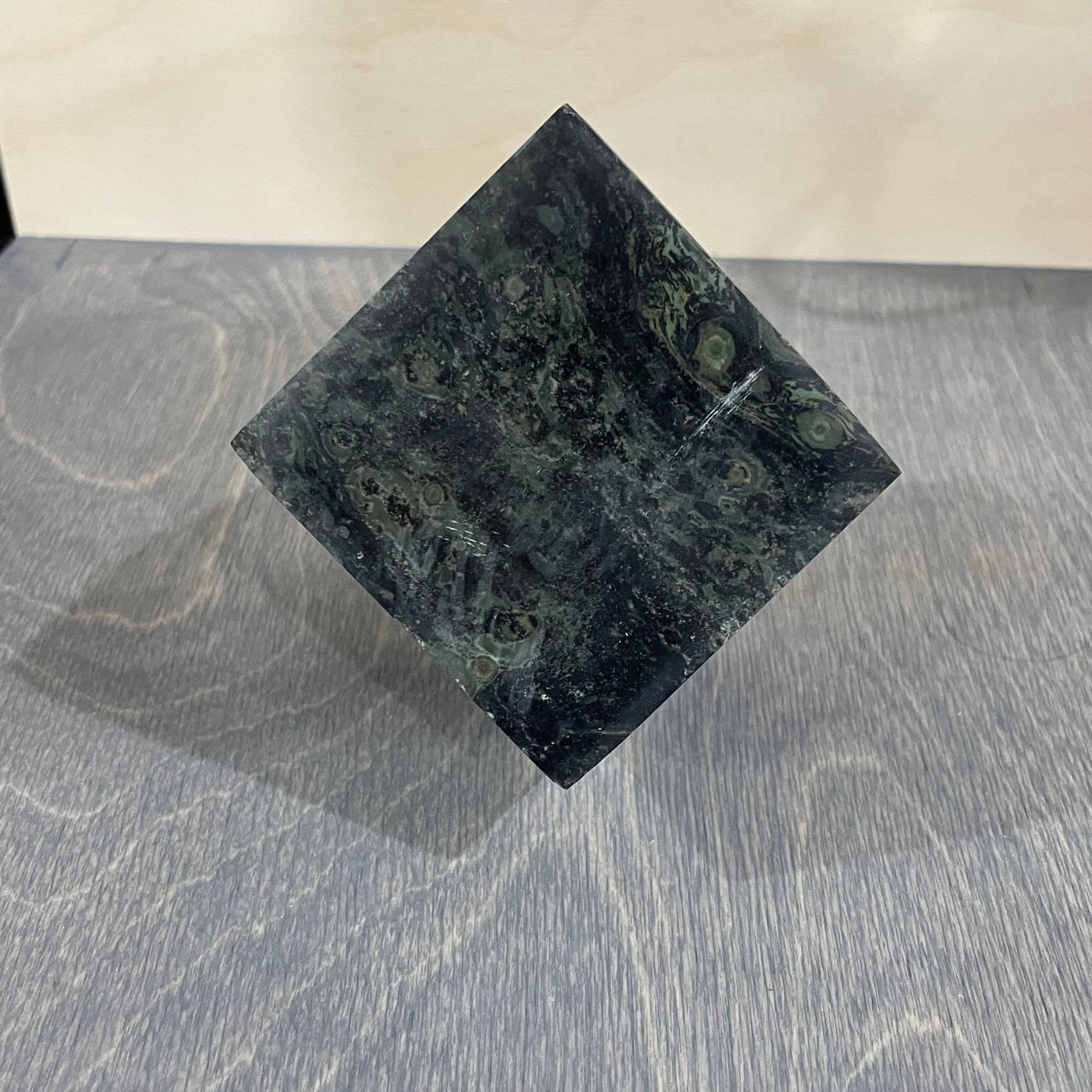 Kambaba Cut Edge Standing Cube